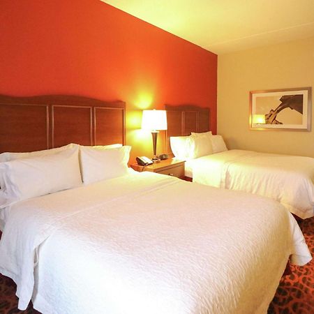 Hampton Inn Columbus-South Гров Сити Экстерьер фото