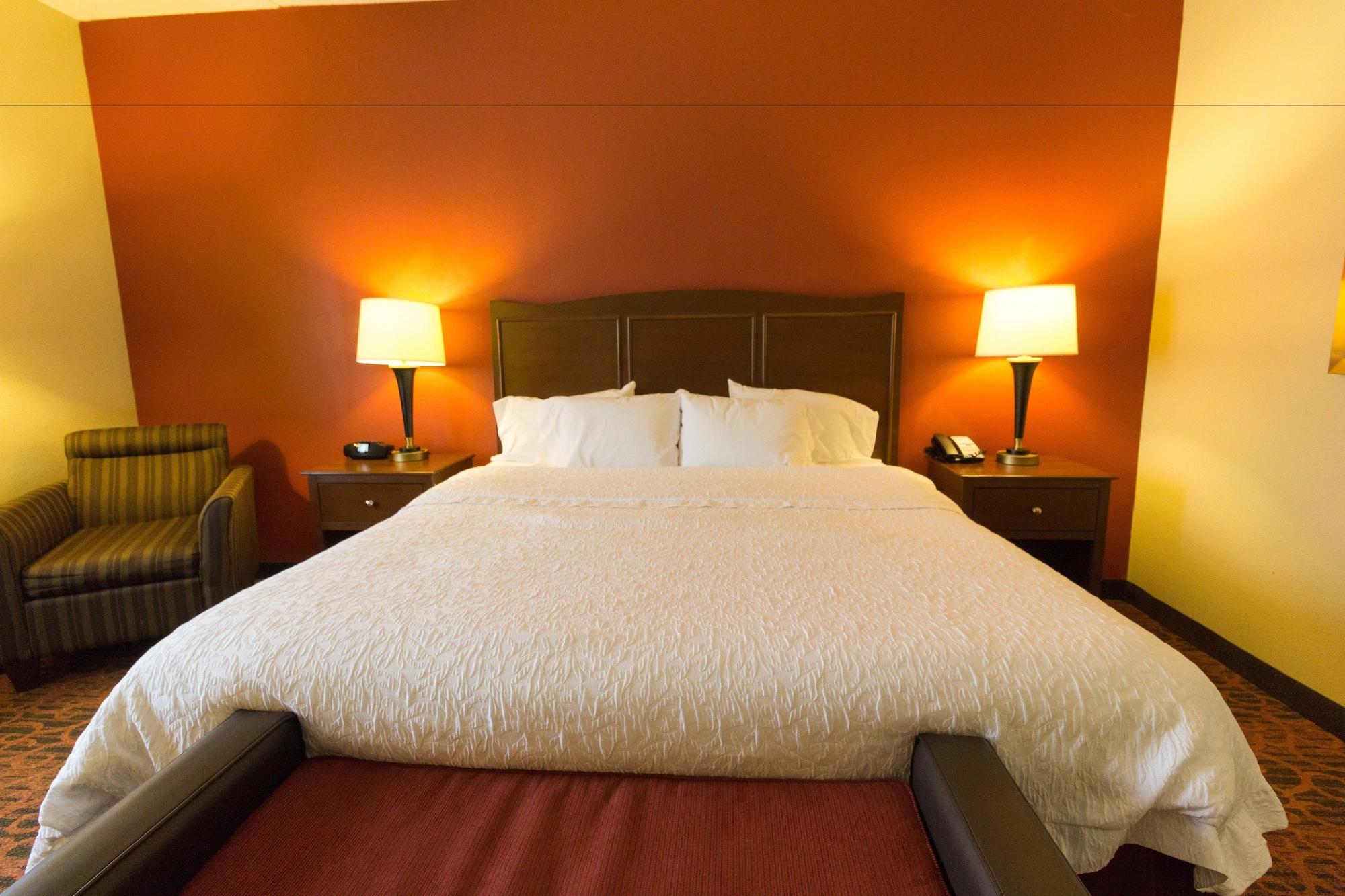 Hampton Inn Columbus-South Гров Сити Экстерьер фото