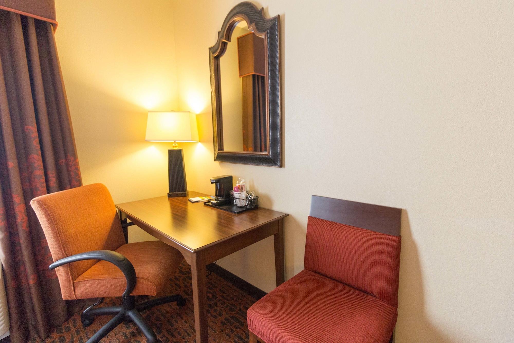 Hampton Inn Columbus-South Гров Сити Экстерьер фото