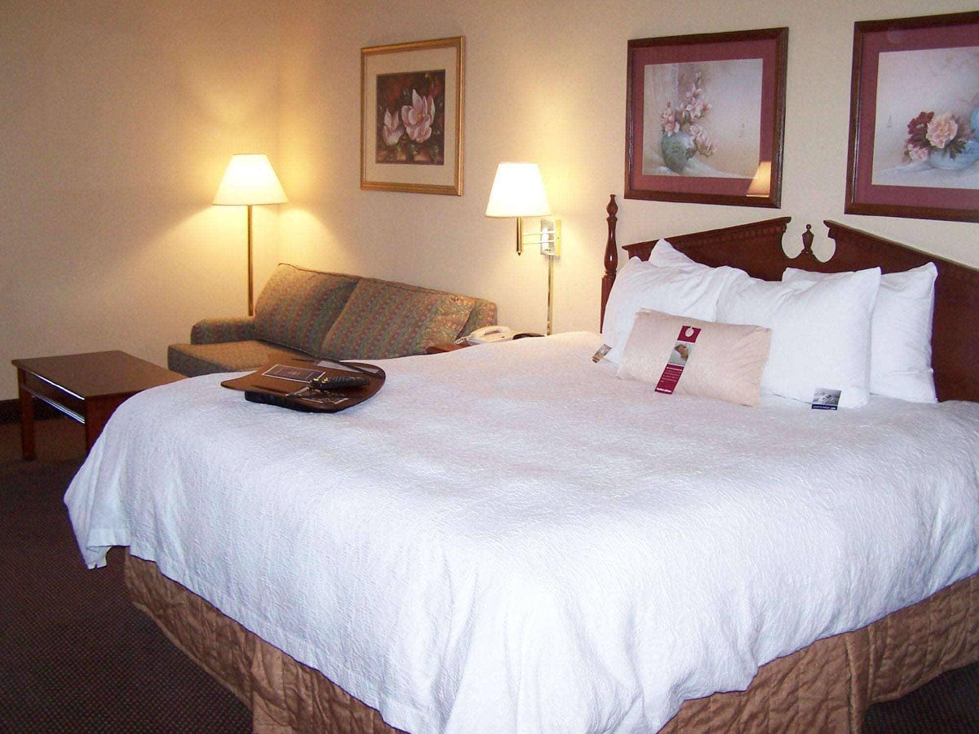 Hampton Inn Columbus-South Гров Сити Экстерьер фото