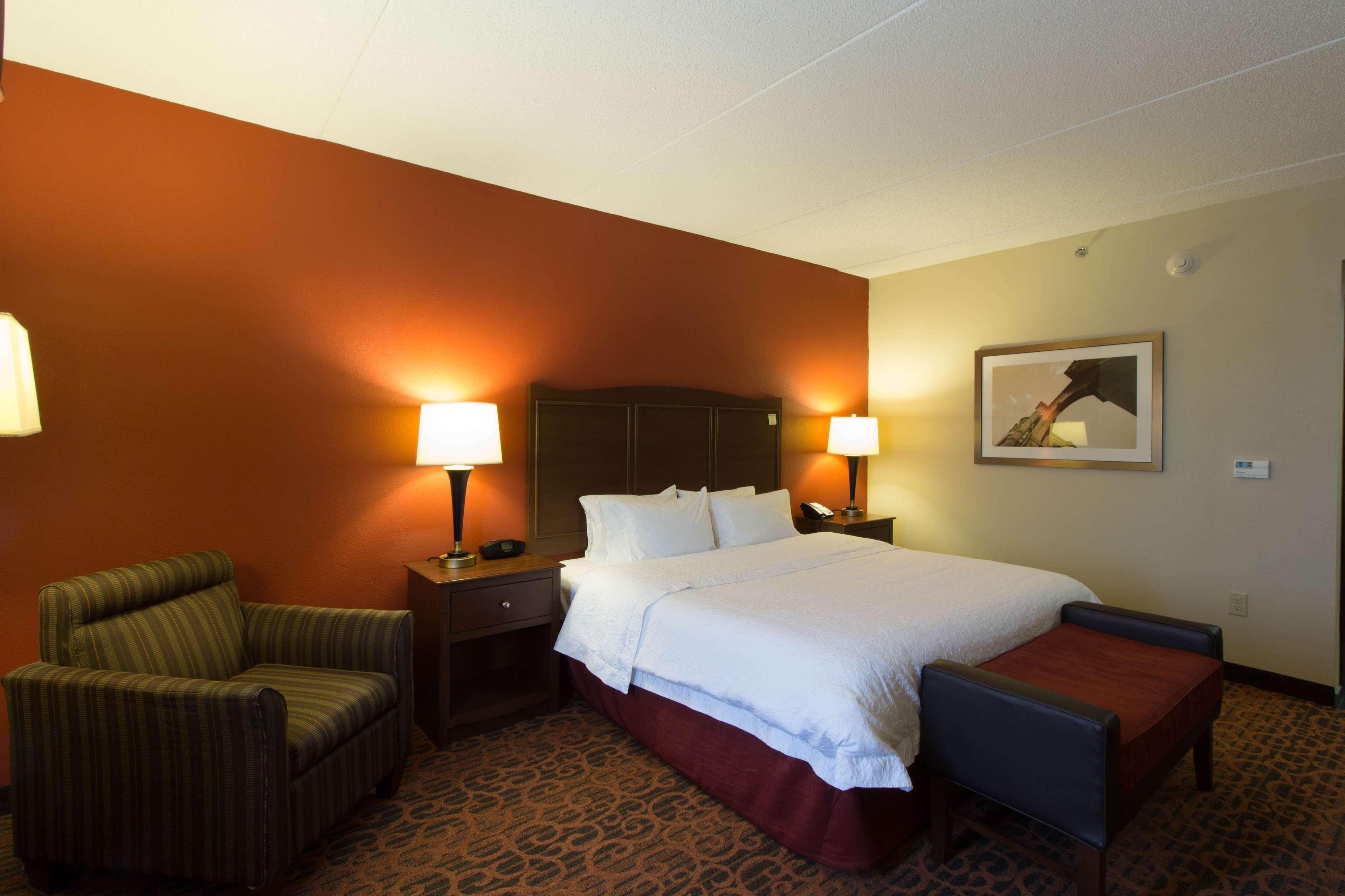 Hampton Inn Columbus-South Гров Сити Экстерьер фото