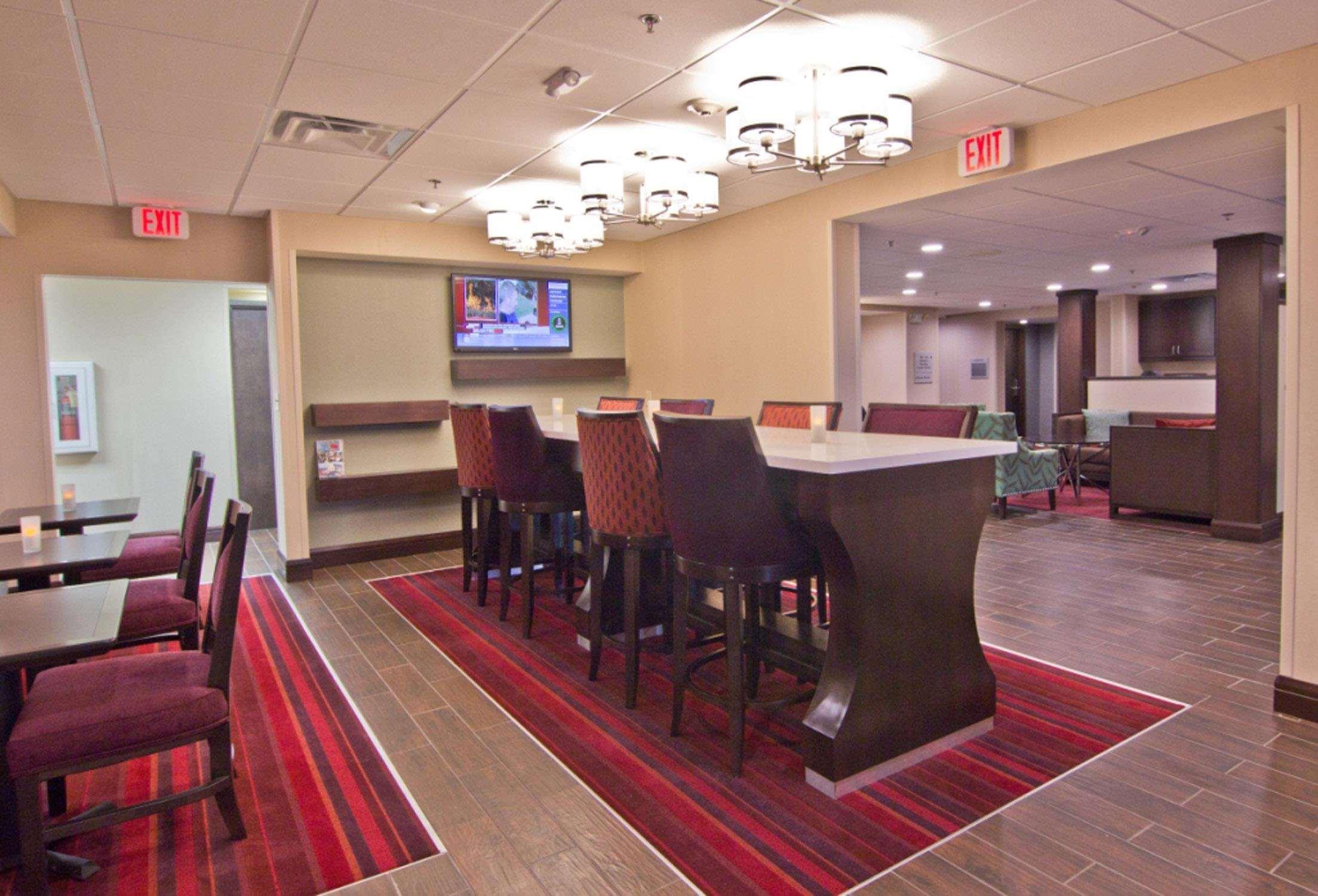 Hampton Inn Columbus-South Гров Сити Экстерьер фото