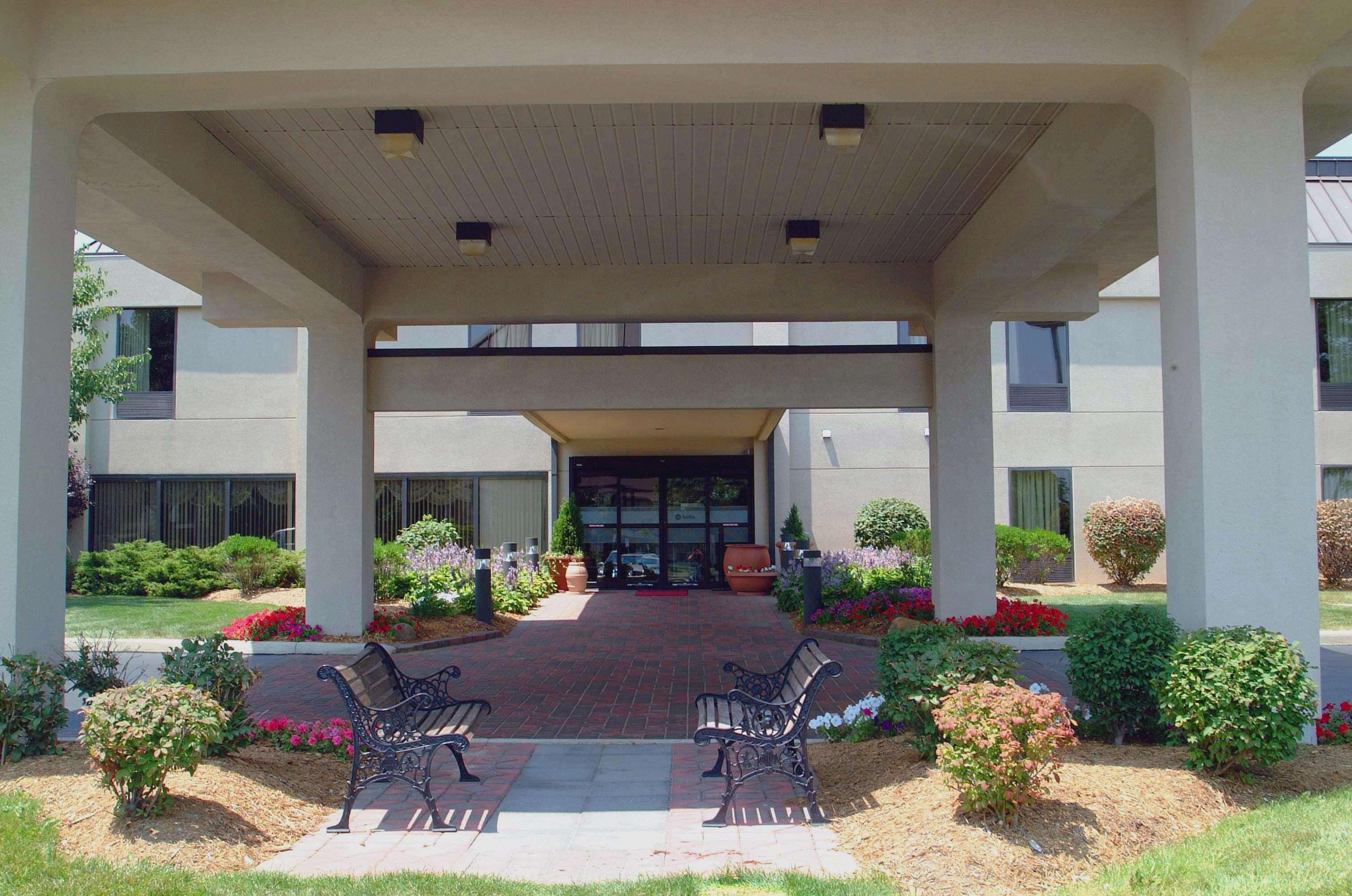 Hampton Inn Columbus-South Гров Сити Экстерьер фото