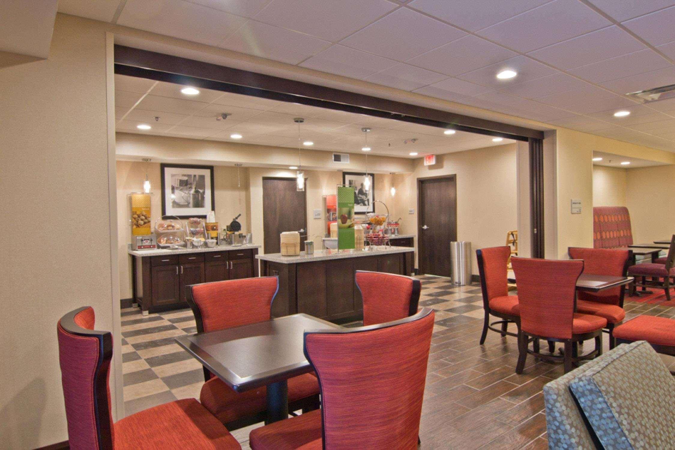 Hampton Inn Columbus-South Гров Сити Экстерьер фото