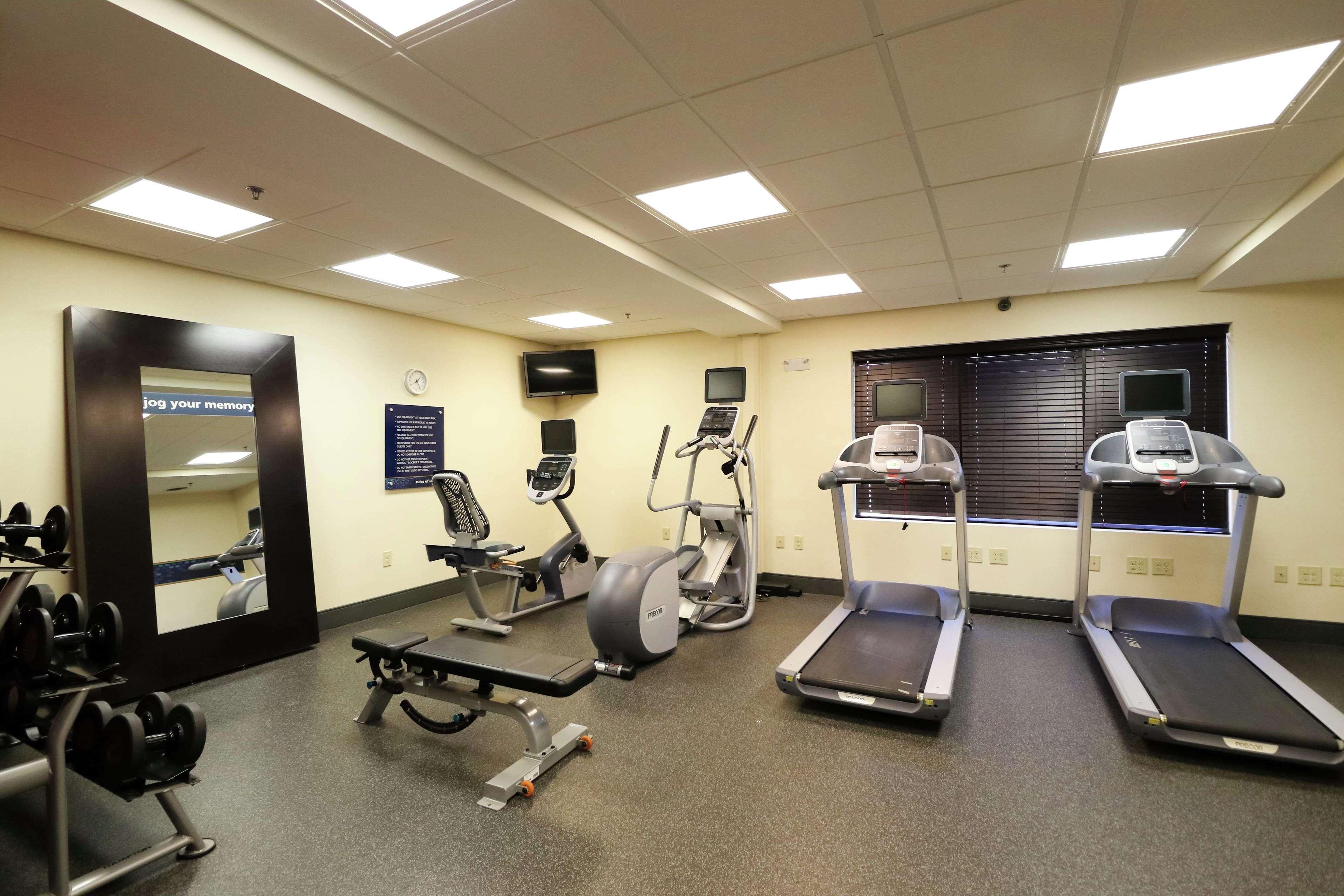 Hampton Inn Columbus-South Гров Сити Экстерьер фото