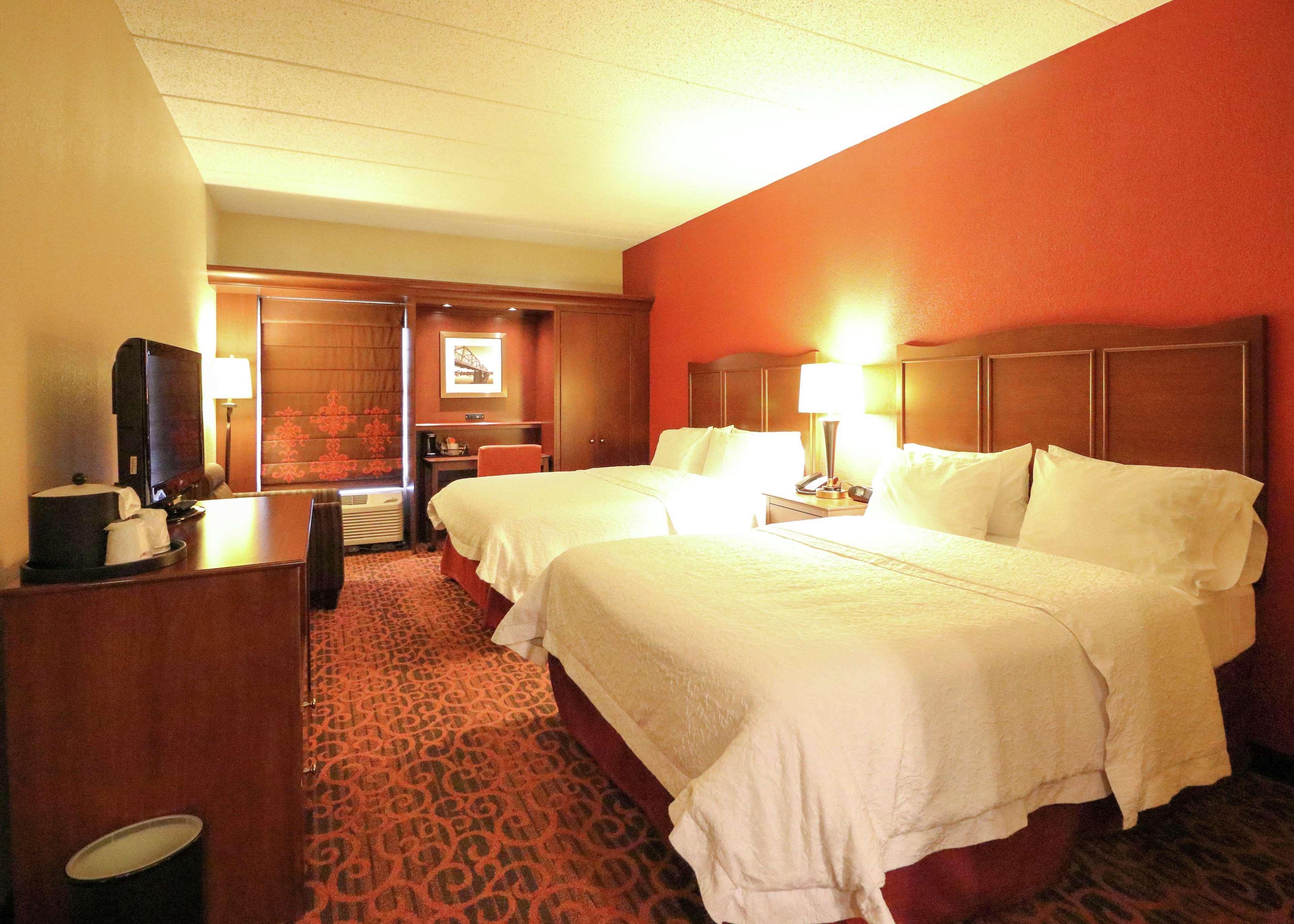 Hampton Inn Columbus-South Гров Сити Экстерьер фото