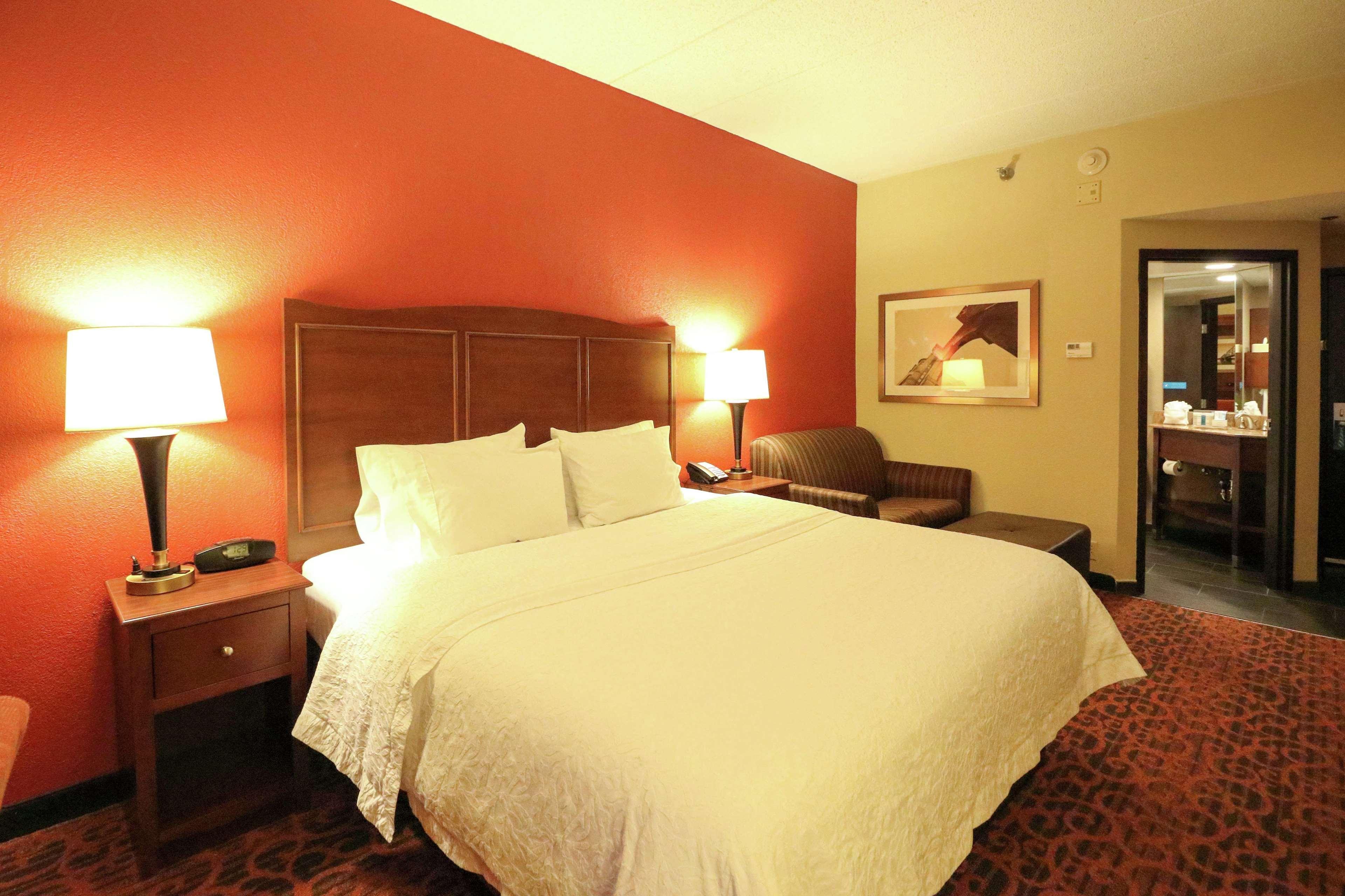 Hampton Inn Columbus-South Гров Сити Экстерьер фото