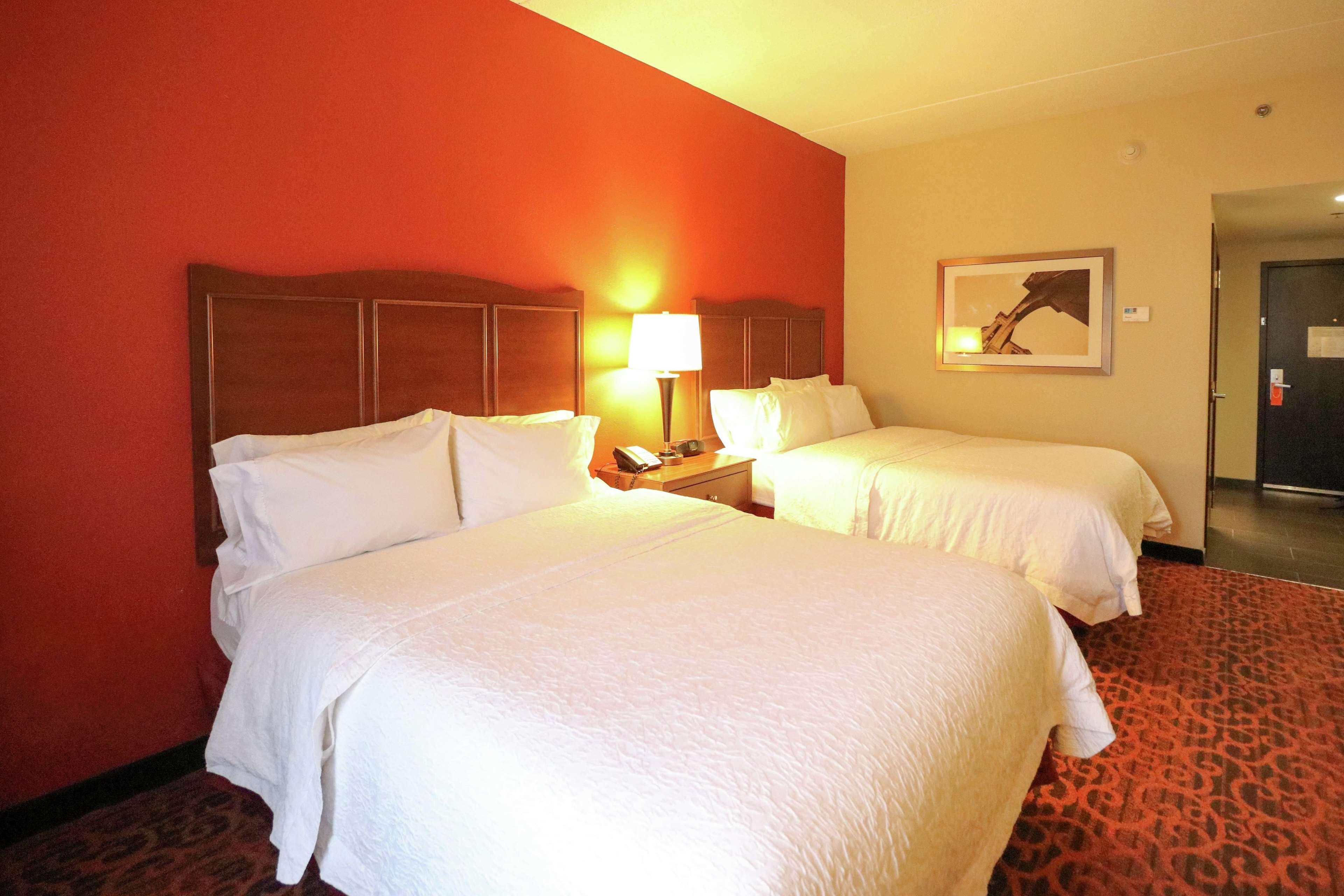 Hampton Inn Columbus-South Гров Сити Экстерьер фото