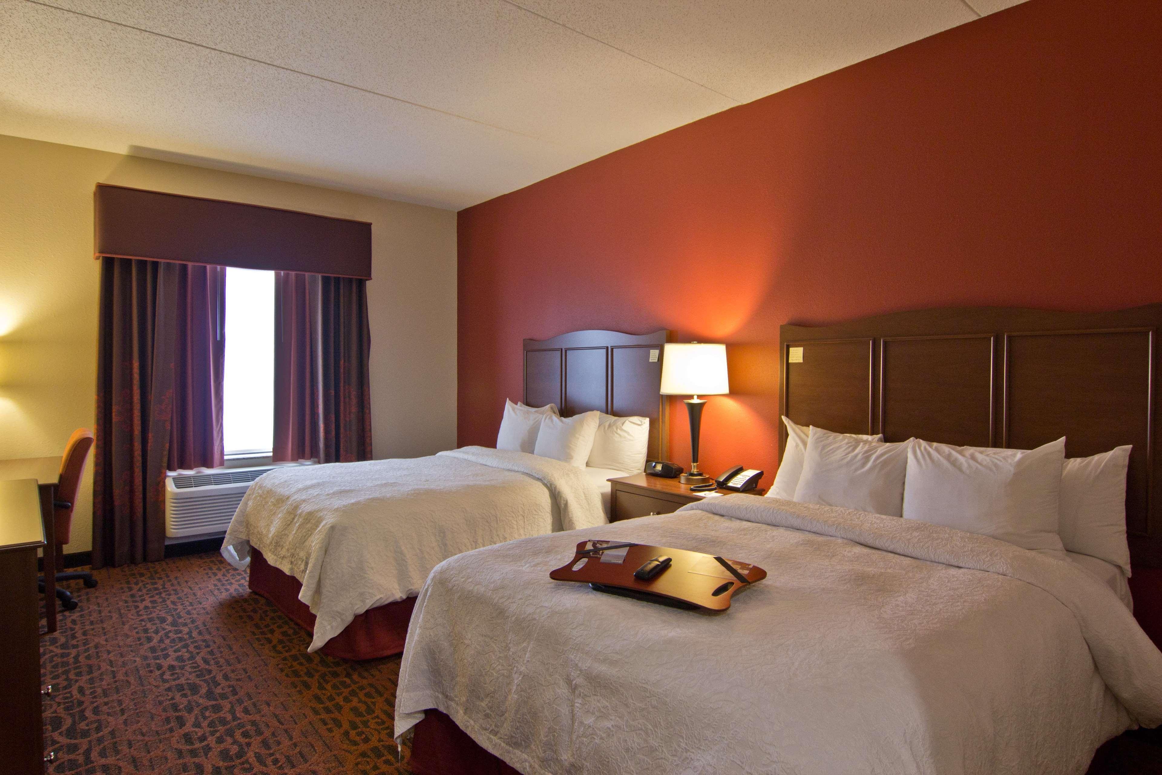 Hampton Inn Columbus-South Гров Сити Экстерьер фото