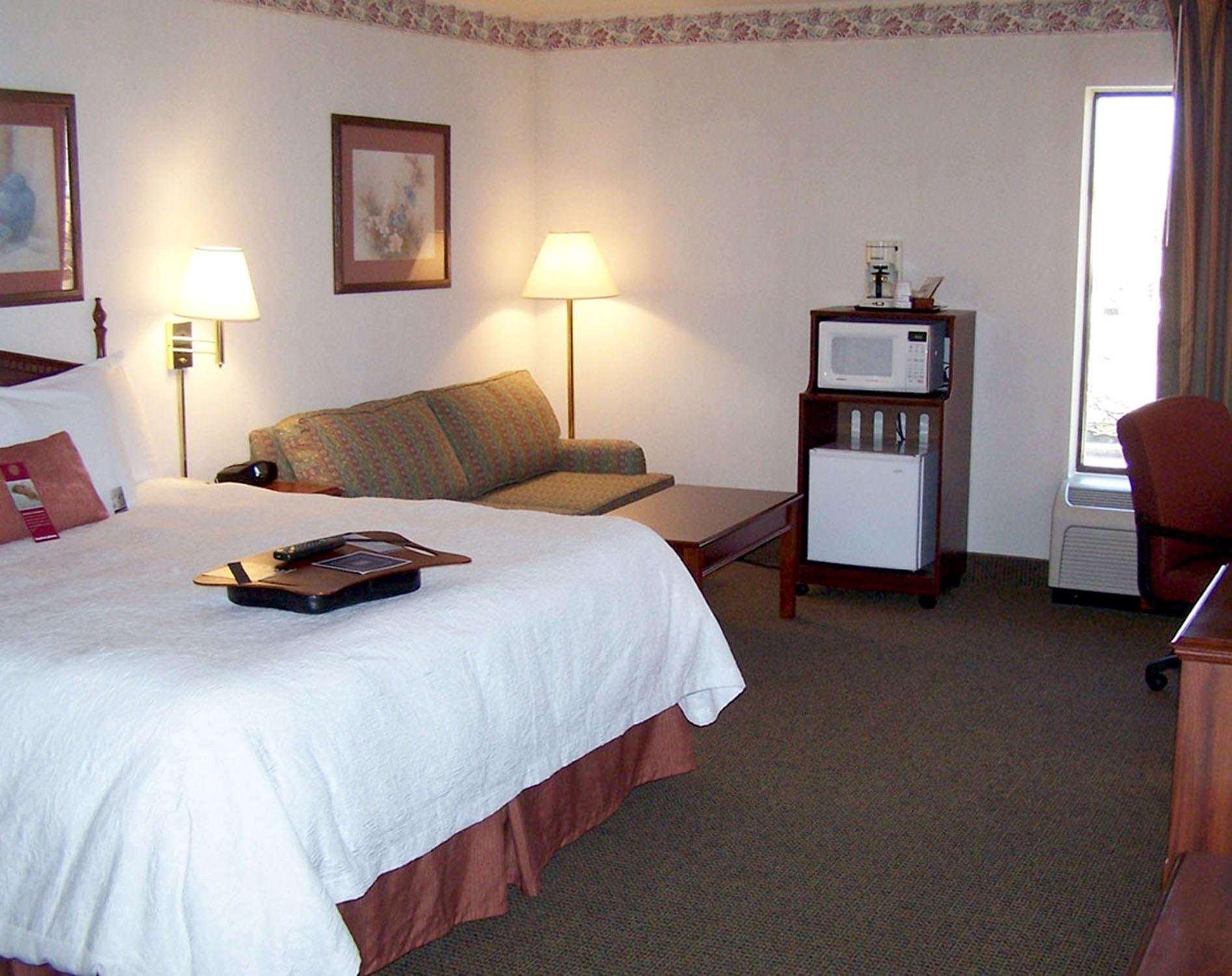 Hampton Inn Columbus-South Гров Сити Экстерьер фото