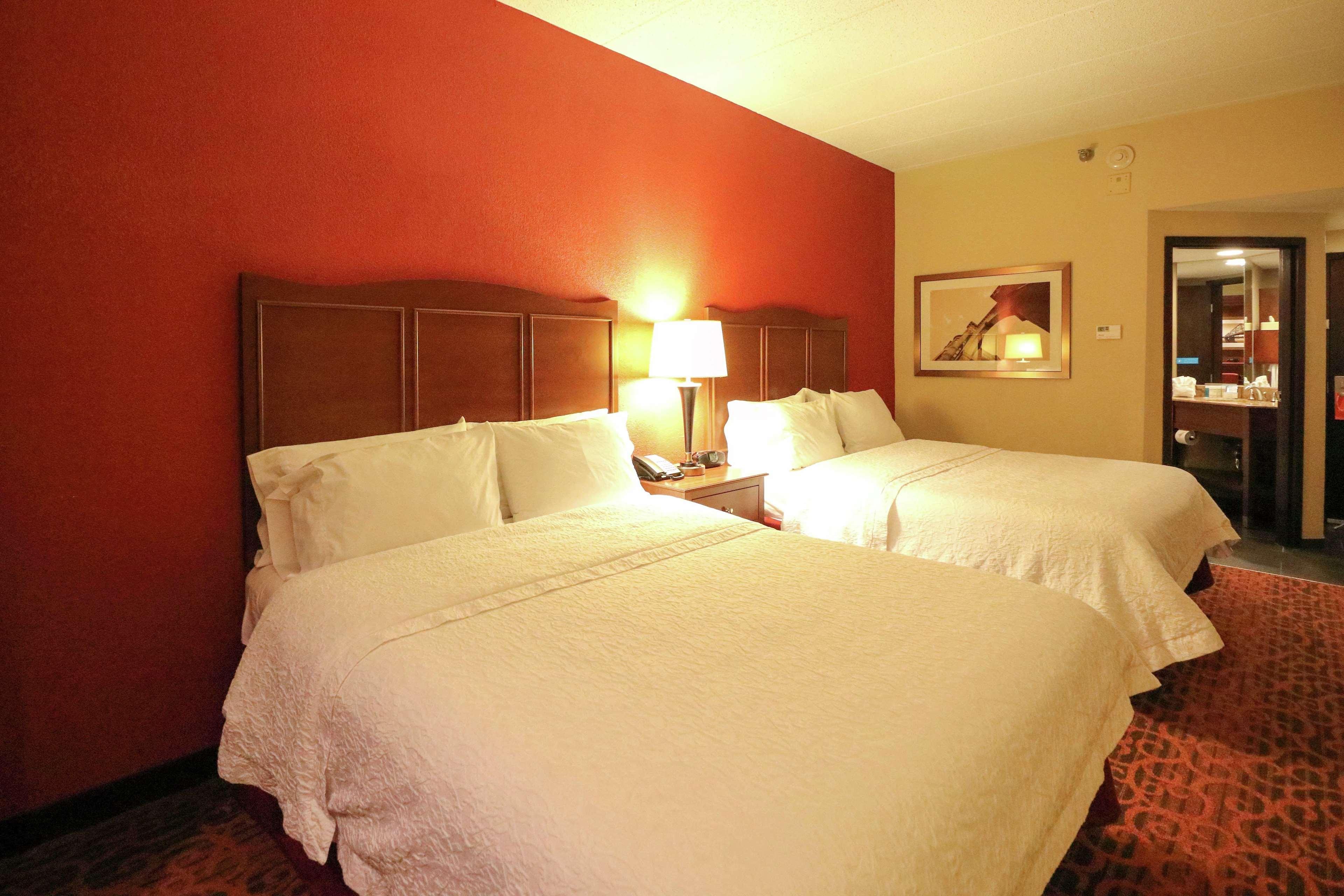 Hampton Inn Columbus-South Гров Сити Экстерьер фото