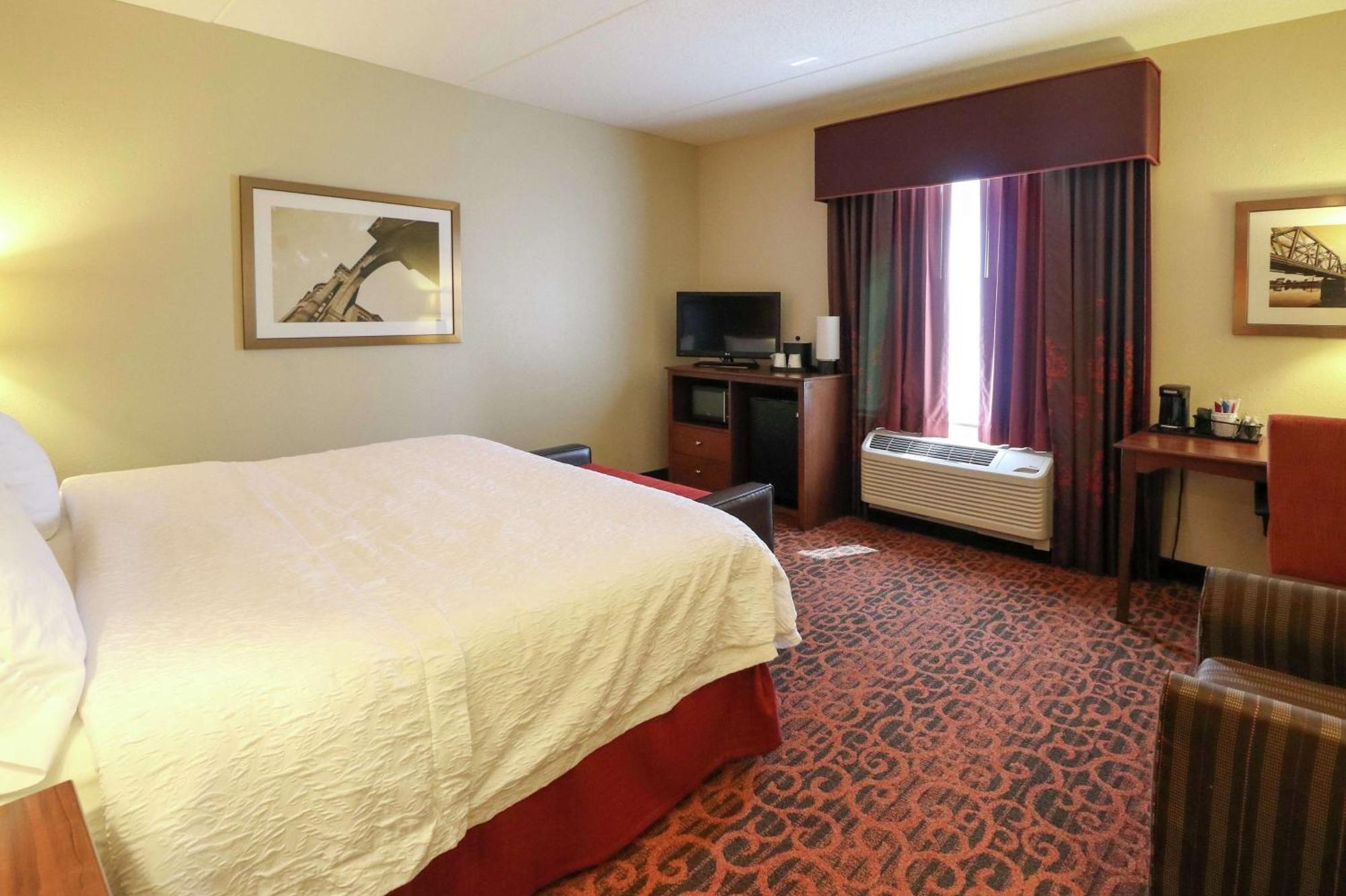 Hampton Inn Columbus-South Гров Сити Экстерьер фото