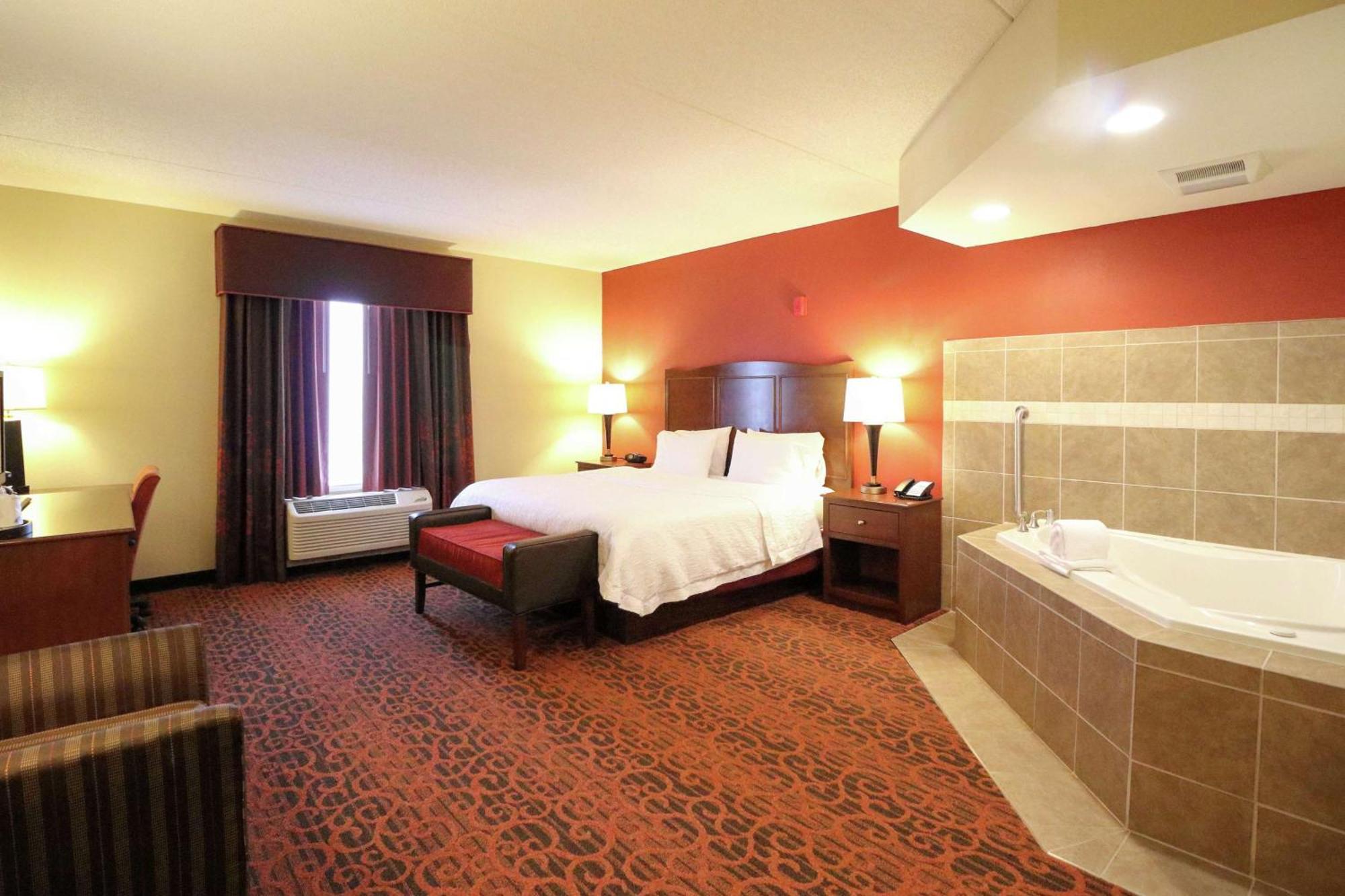 Hampton Inn Columbus-South Гров Сити Экстерьер фото
