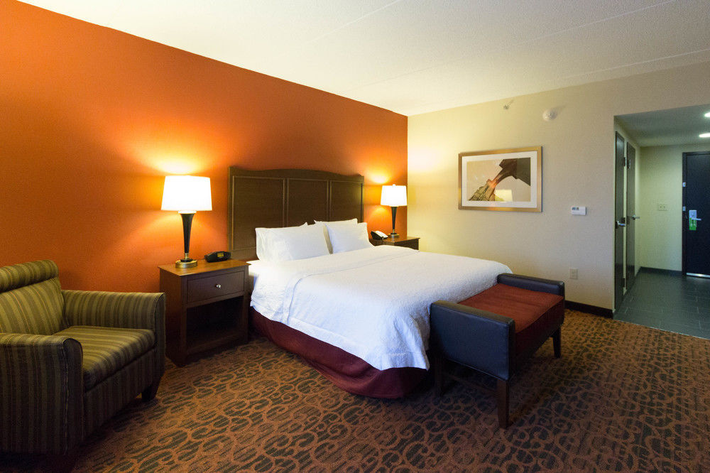 Hampton Inn Columbus-South Гров Сити Экстерьер фото